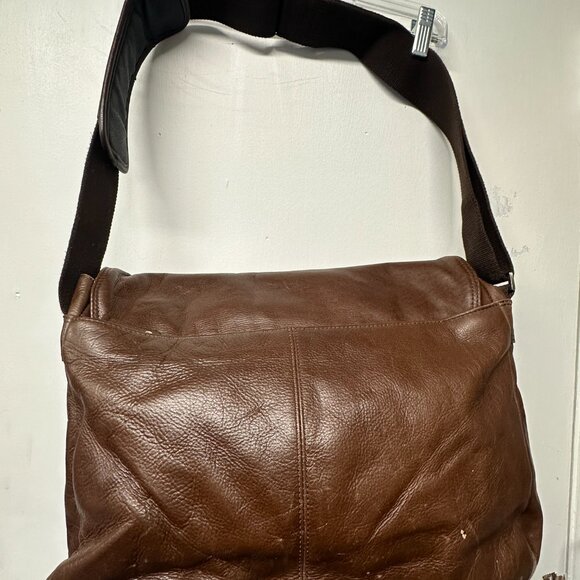 Kenneth Cole Reaction Brown Leather Messenger Bag - Picture 2 of 12